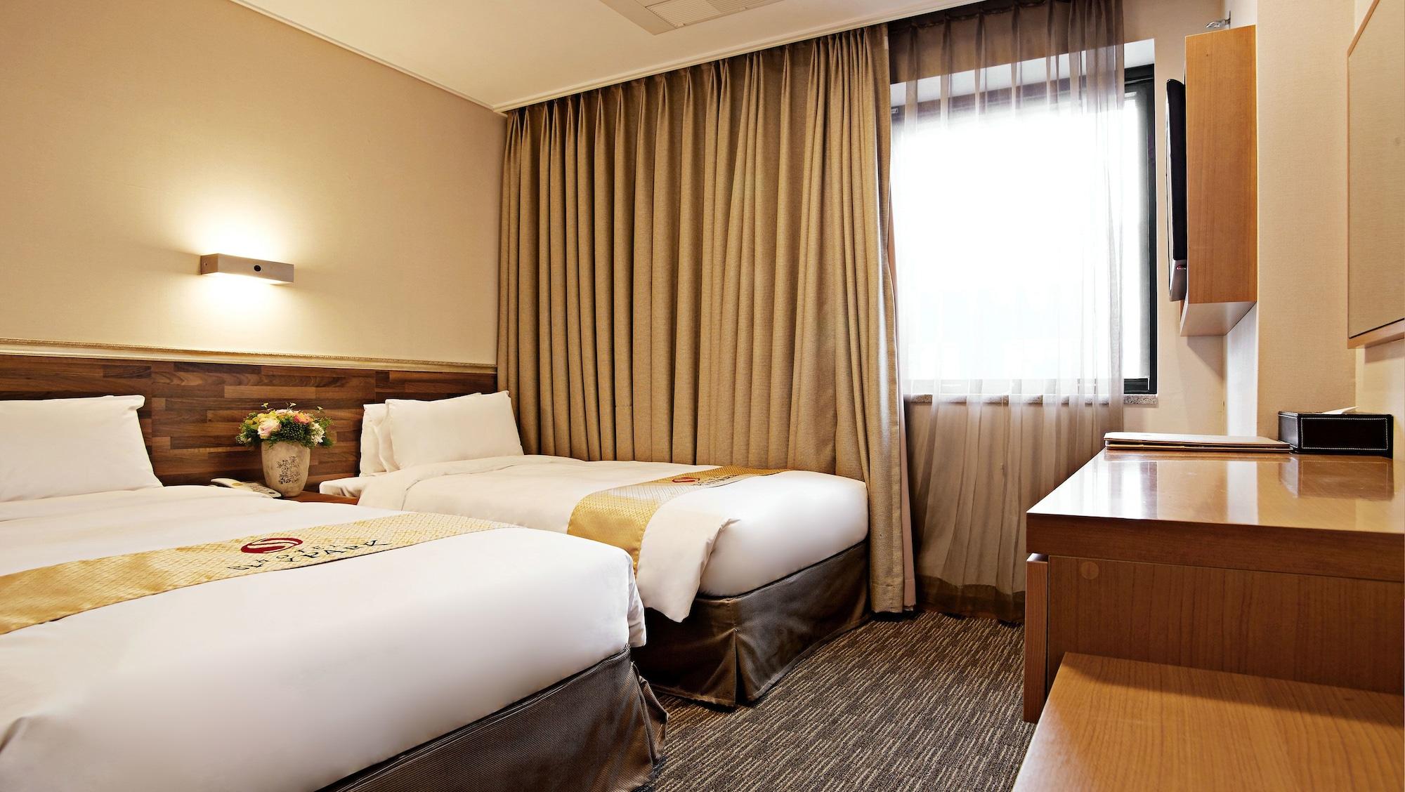Hotel Skypark Myeongdong 1 Seoul Exterior photo